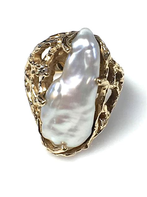 Pretty diamond laurel leaves add detail to this freshwater pearl stunner. 14K Yellow Gold Freshwater Pearl and Diamond Ring - Large ...