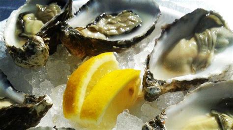 How Do Oysters Have Sex Are Oysters Still Alive When You Eat Them Business Insider