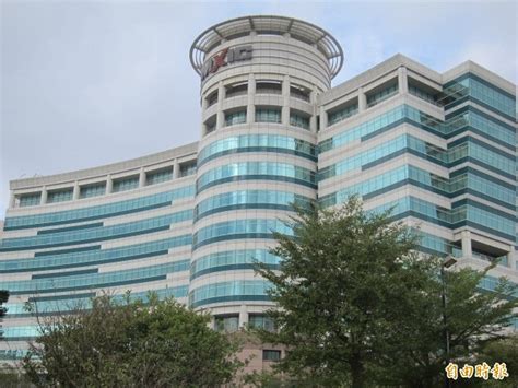 旺宏 (2337) 上市股票, 股價 38.20, 漲跌 2.60, 提供股價走勢, 以及旺宏 (2337)近期表現, 三大法人, 資券狀況, 即時新聞, 個股期貨, 營收損益, 歷史走勢, 還有旺宏的相關文章與上市半導體類股的同類個股跟分類表現 旺宏8月營收32.36億元 近5個月來單月新高 | 自由財經