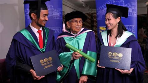 Tun Daim Shows Its Never Too Late To Accomplish Your Goals