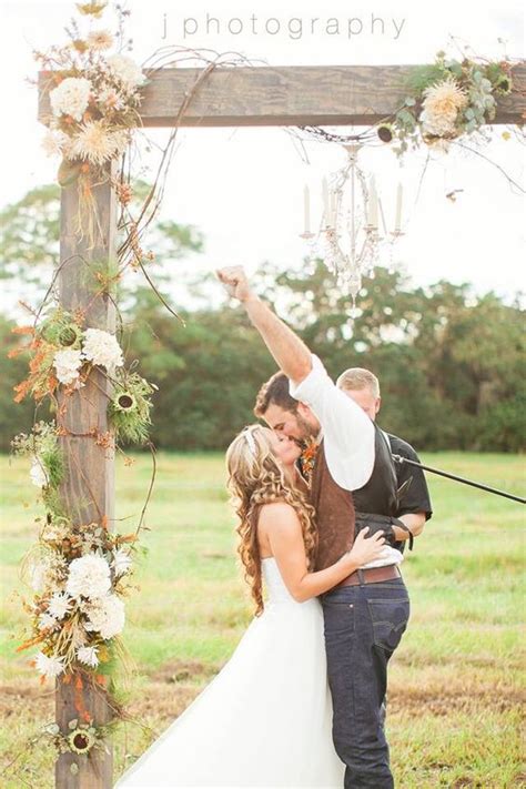 16 Rustic Country Wedding Ideas To Shine In 2019