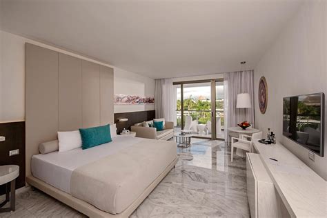 Platinum suites (the face suites) call ks lee 0187794203 surrounding area : Yucatan Princess - Platinum Suites - Grand Yucatan ...