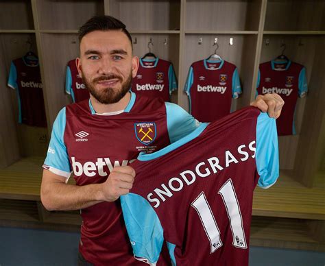 West Ham Unveil New Signing Robert Snodgrass Daily Star