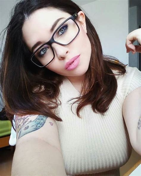 Pin De Isaac Bustamante En Marina Mui Glasses Presents For Girls Y Instagram Posts