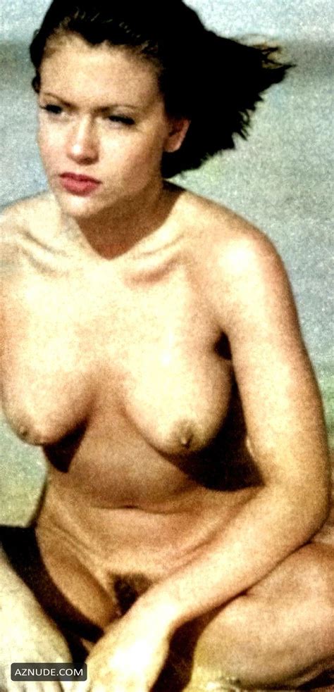 Alyssa Milano Sexy Poses Fully Naked In An Old Photoshoot Aznude