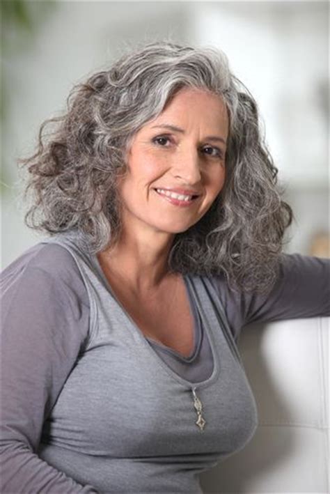 Foxy Women Who Dared To Go Gray Long Hair Older Women Older Women Hairstyles Grey Curly Hair
