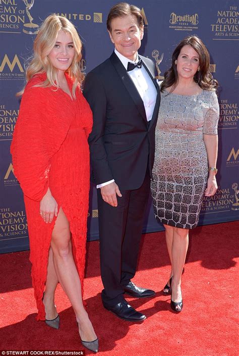 Kelly Monaco 40 Looks Youthful At Daytime Emmys Daily Mail Online