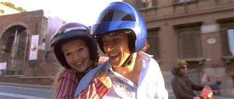18 The Lizzie Mcguire Movie Moments That Are Totally Confusing