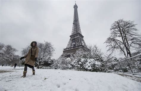 The Biggest Snow In Decades Just Fell In Paris Heres What It Looked