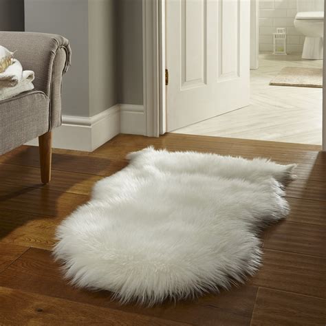 Faux Fur Rugs In White Buy Online From The Rug Seller Uk