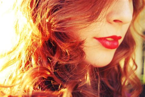 Red Hair And Lipstick Arte En Los Labios Labios