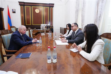 Deputy Prime Minister Khachatryan Receives Russian Ambassador Sergey