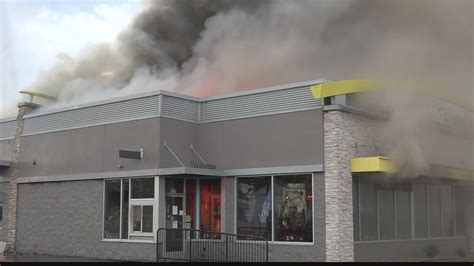 Mcdonalds Fire Spewing Smoke In Alton For Hours