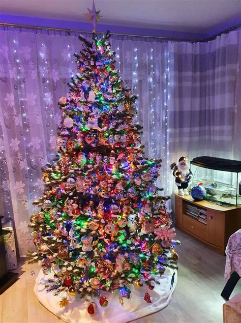 Pin By Lidia Worosz On Polskie Choinki Christmas Tree Holiday Decor