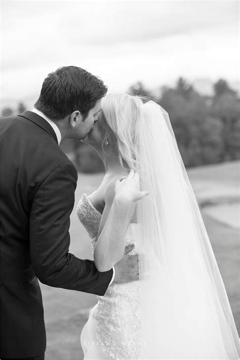 Bride And Groom Cheek Kiss Bride And Groom Photography Pose Ideas And Inspiration Bride And
