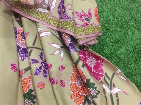 Batik Sarong Terengganu Batik Beige And Colorful Floral Fabric Sarong Textile Sarong Fabric