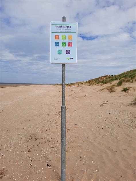 Blootkompas Lees Alles Over Naaktstrand Rockanje Op Blootkompas