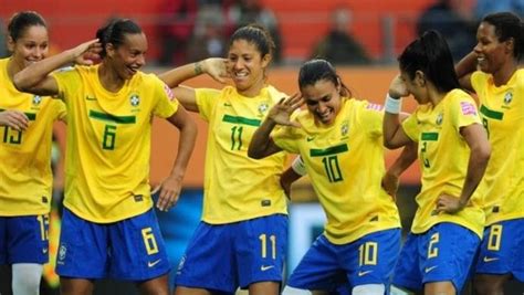 Com uma a mais, seleção feminina do brasil tem dificuldade para bater a zâmbia, mas vence e avança nos jogos olímpicos de tóquio. Seleção feminina de futebol já está nos EUA para o Torneio ...