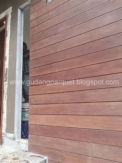 Kayu Besi untuk Dinding Rumah