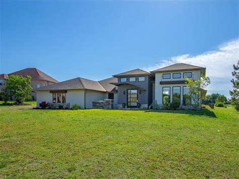 State of the art 3 beds home with a bonus room that can be used as a den or another bedroom. Moore Real Estate - Moore OK Homes For Sale | Zillow