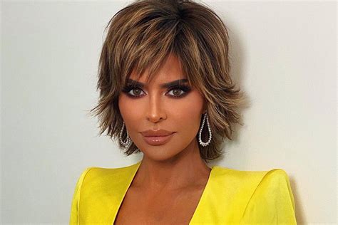 Lisa Rinna Explains Why She Wont Renovate Her 1984 Kitchen The Daily