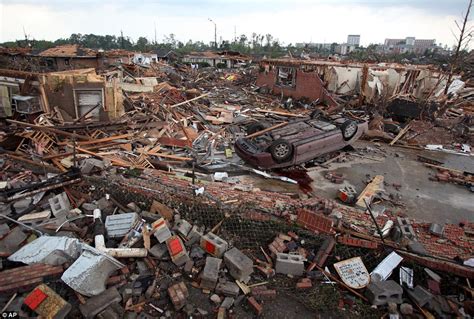 Tornado Outbreak 297 Dead And Homes Destroyed As Storms Hit Southern