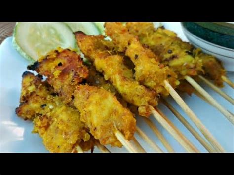 It is preserved through a mixture of sugar and spices and dried via a frying process. CARA-CARA MEMBUAT SATAY AYAM DAN DAGING DENGAN BETUL ...