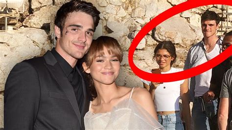 Also do you have any umbrellas around perchance? zendaya eagerly looked around the room. Are Jacob Elordi And Zendaya Dating