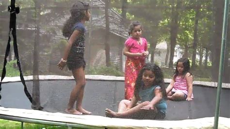 Girls Jumping On Te Trampoline Youtube
