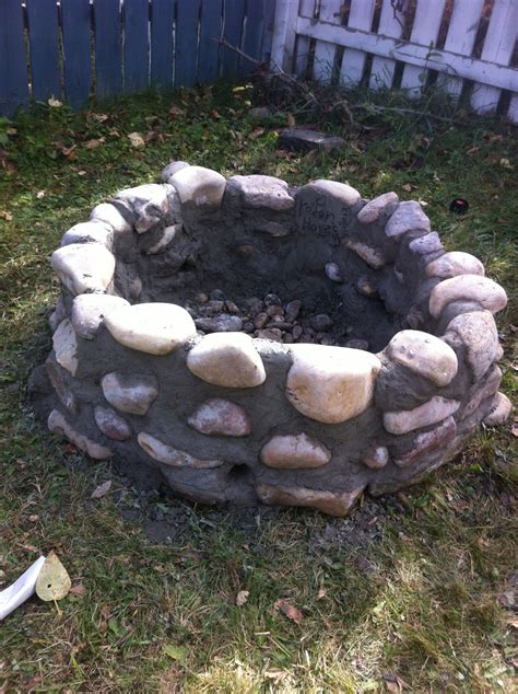 River Rock Fire Pit Fire Pit With Rocks Diy Fire Pit Outdoor Fire