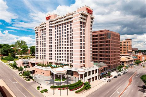 Sheraton Suites Country Club Plaza First Class Kansas City Mo Hotels