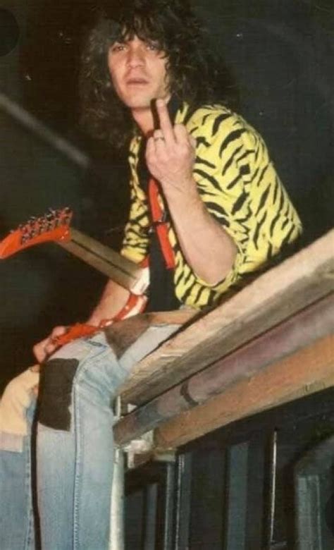 Eddie's frankenstein can be found at the metropolitan museum of art of new york city, along with his 1978 touring rig. Pin by Joe A. Escamilla on Guitarists in 2020 | Van halen ...