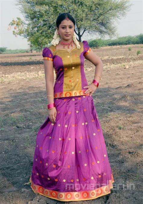 405 084 просмотра • 14 окт. Tamil Actress Jayanthi Stills in Arumbu Meesai Kurumbu ...