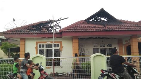 Ia merupan sejenis papan putih yang memaparkan imej daripada monitor computer. Gambar Mobil Pemadam Hitam Putih - Galeri Mobil