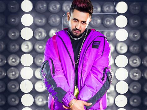 When Gippy Grewal And Diljit Dosanjh Favoured Their Solids Outfits And