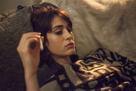 lizzy caplan s ‘ill behaviour interview on returning to ‘party down indiewire
