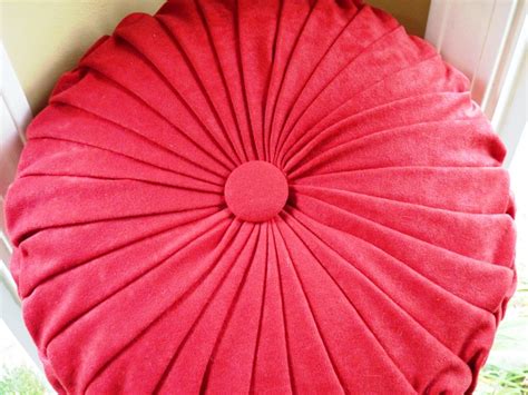 Enter your email address to receive notifications of new posts by email. Easy Sewing Tutorials: DIY Round Pintuck Pillow - Seams ...
