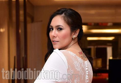Ntar abis gue mandiin shaloom, gue ke tempat elo deh. Wulan Guritno Pelesiran dengan Kapal Pesiar - Uzone