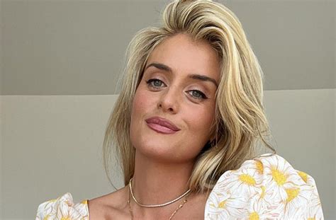 Daphne Oz In Bathing Suit Is Proud — Celebwell