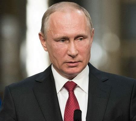 В молодости путин в числе других ленинградских спортсменов в качестве каскадера снимался на «ленфильме» — в военной драме «ижорский батальон» и эпопее «блокада». Путин в молодости и сейчас — Рамблер/новости
