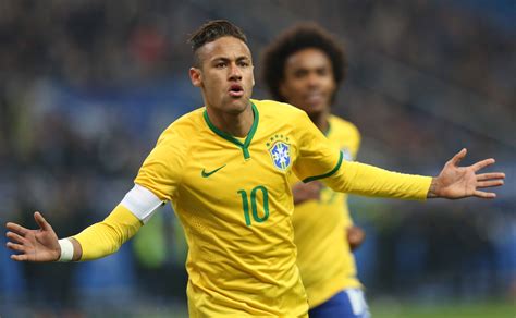 Descubra a melhor forma de comprar online. Seleção Brasileira de Futebol sobe posições e retorna ao top 5 do ranking Fifa - Fotos Publicas