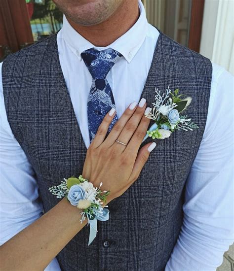 Top Prom Corsage And Boutonniere Set Ideas For