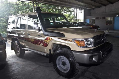 Toyota Land Cruiser Lx Photo Gallery