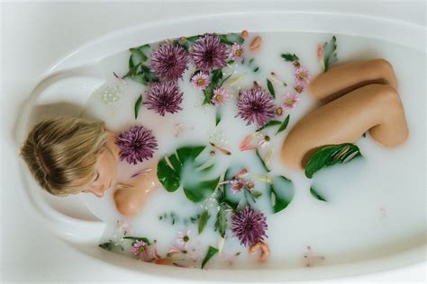 Learn How To Make A Milk Bath And Have It Be The Most Relaxing Thing Ever A Milk Bath Is