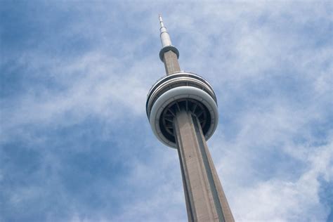 The cn tower, originally named the canadian national tower, is a communications tower used for broadcasting various media, and an observation tower. Cn Tower Höhe / Cn Tower Toronto 112537 Emporis - The cn ...