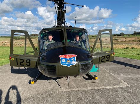 Huey Helicopter Flight Experience Preston Ce Quil Faut Savoir