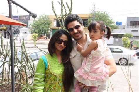 A brilliant plastic surgeon, haunted by past tragedies, creates a type of synthetic skin that withstands any kind of damage. Celebrities with their families-Random Snaps! | Reviewit.pk