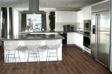 Narrowing down which flooring type is right for your project can be one of comparing vinyl flooring vs other floors. Vinyl Flooring from Red Baron