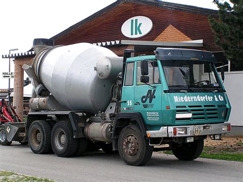 Der motor hat einen hub von 115 mm und einen hubraum von 1991 cm³. STEYR 32S28 liefert Fertigbeton zur Rieder Baumusterhalle ...