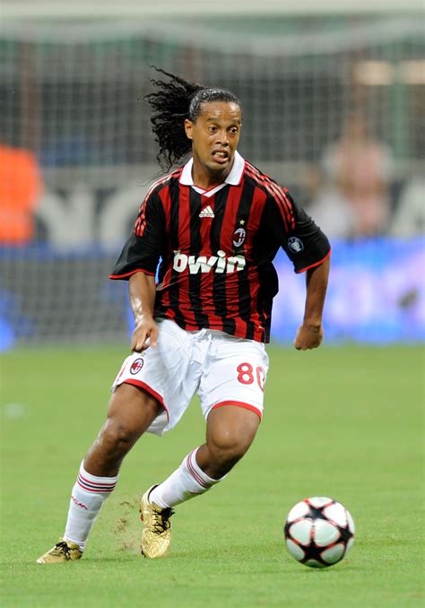 ¡cuidado 20 Hechos Ocultos Sobre Ronaldinho Wallpaper Ac Milan In